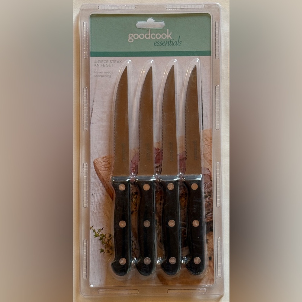 Goodcook Essentials 4 Piece Steak Knife Set, Never Needs Sharpening